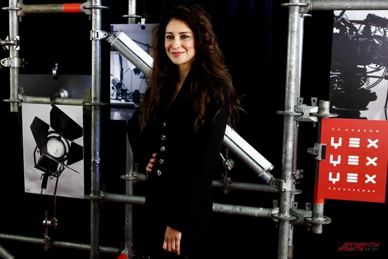 Актриса Равшана Куркова на церемонии вручения.