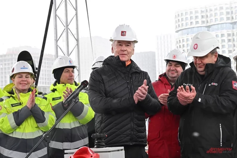 Этот тоннель – уже четвертый на новой линии. С первым завершенным тоннелем, от «Острова мечты» до «Кленового бульвара» строители справились за 9 месяцев.