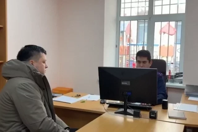 Мэр Уфы Ратмир Мавлиев на допросе у следователя.