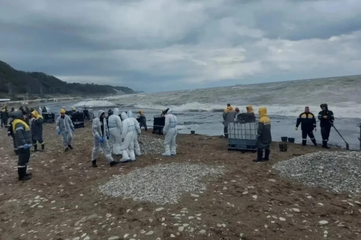 Оперштаб: вдоль реки Туапсе установили ещё один ряд боновых ограждений