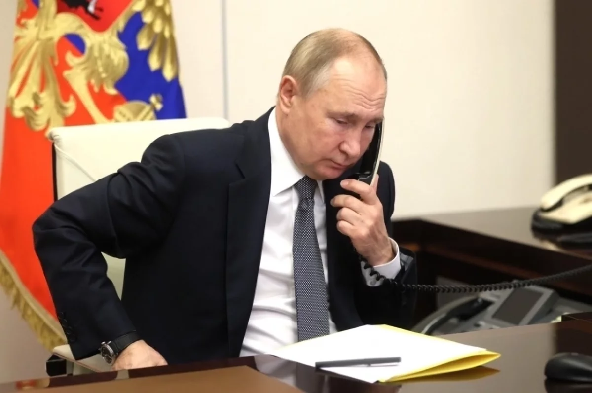 Путин сообщил Трампу о готовности объявить перемирие на День Победы