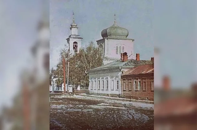 Главным украшением улицы Аксаковской была Никольская церковь.