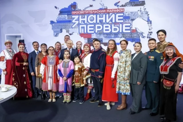 Владимир Путин пообщался с представителями малых коренных народов. 