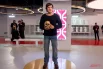 Высоцкого ожидаешь увидеть с гитарой, либо в образе Глеба Жеглова. Но создатели музея выбрали условный образ Гамлета, которого Владимир Семёнович играл в Театре на Таганке.