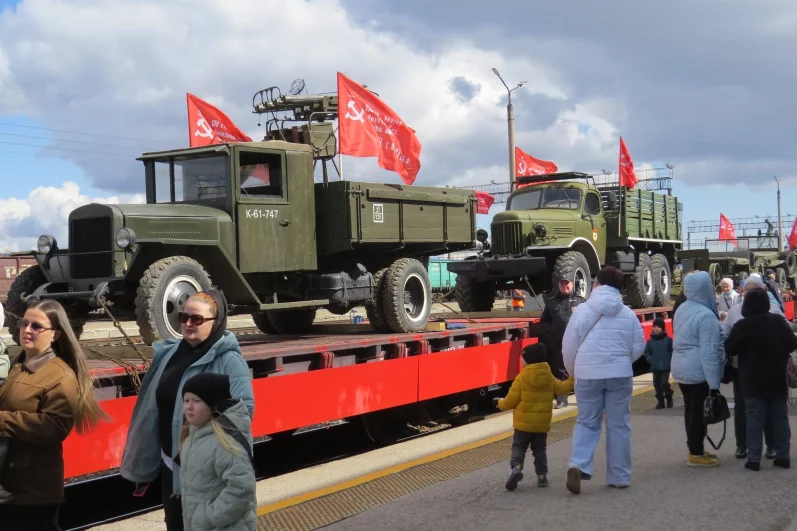 ЗиЛ 157 и ЗИС 5Б.