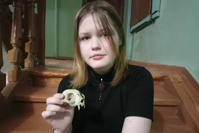 В Самаре 14-летняя девочка обнаружила на берегу реки странный череп.