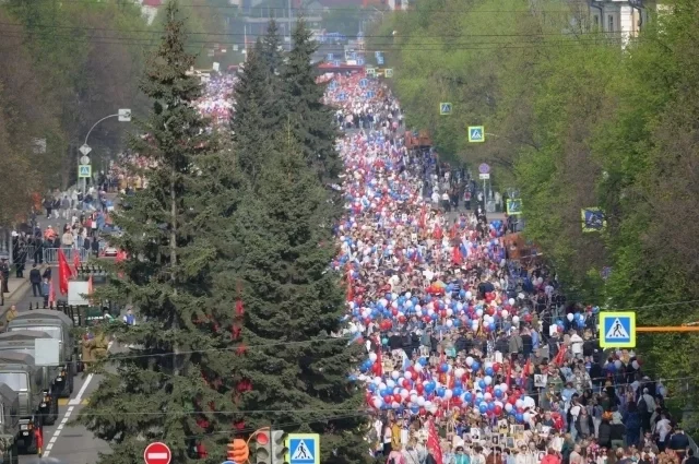 Рекордное число кузбассовцев – 417 тысяч – прошло в Бессмертном полку в 2025 году.