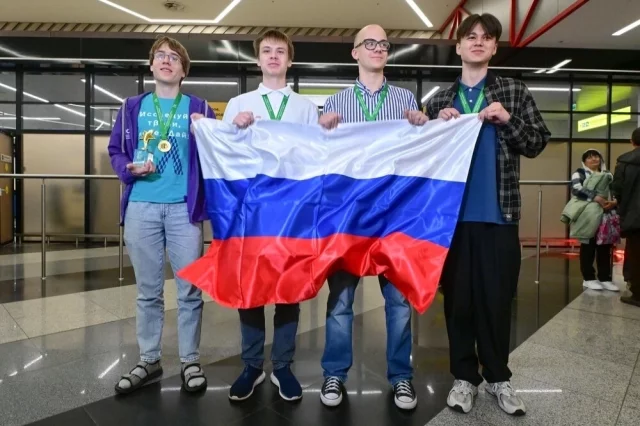 Встреча московских школьников — победителей Международной олимпиады по биологии.