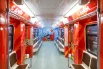 Оформление состава выполнено в трех цветах: красном, оранжевом и голубом. Как сообщается на сайте Московского метрополитена, эти оттенки символизируют мужество и единство российского народа.