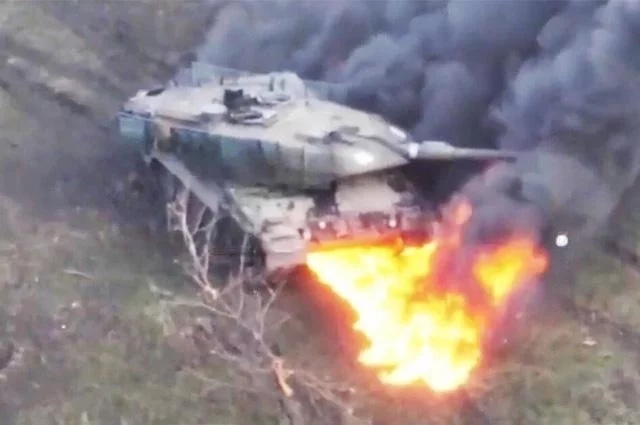 Танк Leopard.