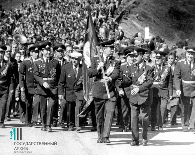 Шествие ветеранов Великой Отечественной войны. Пермь, 9 мая 1980 г.