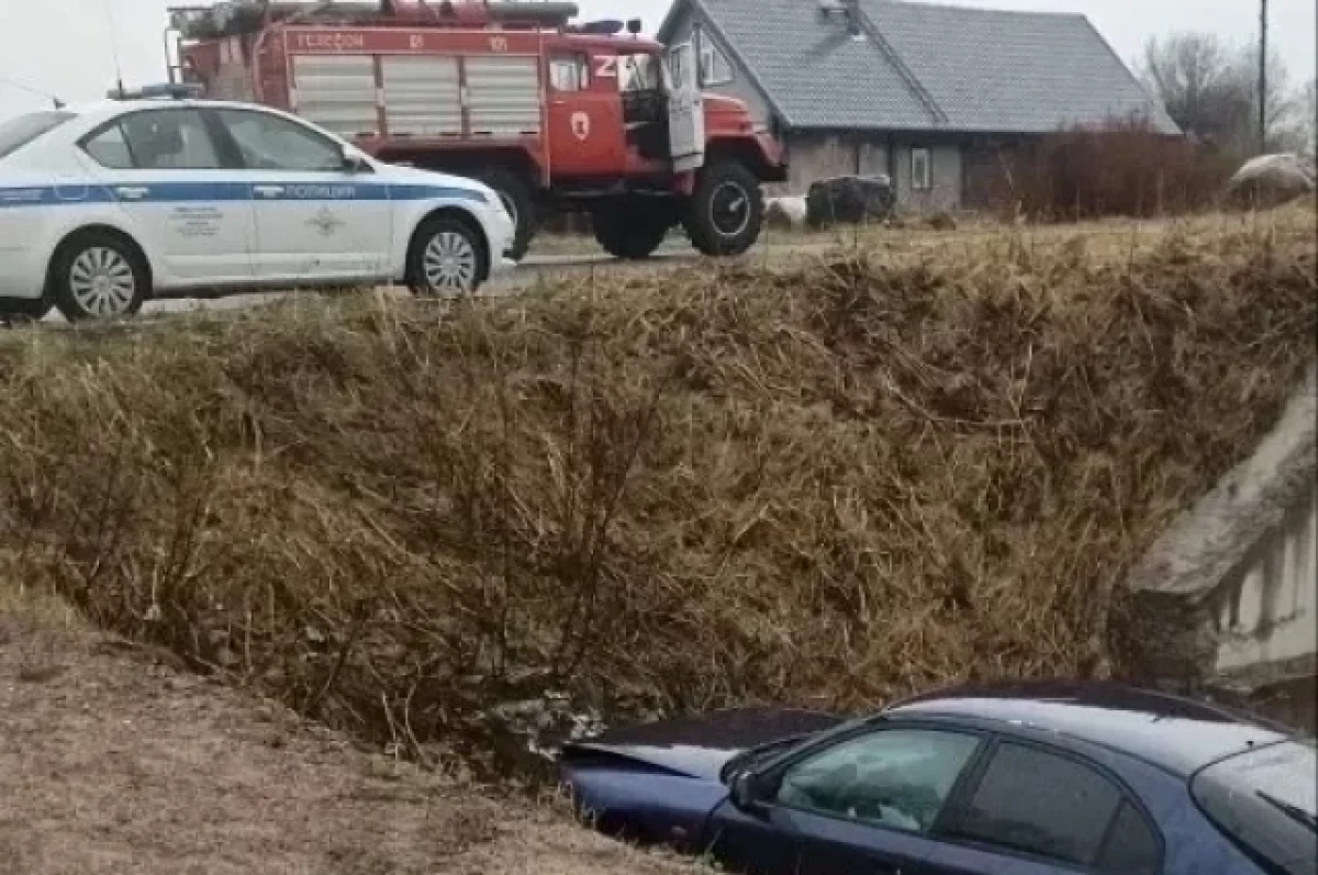 Ещё один водитель легковушки улетел в кювет в Карелии