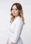 Пилюшенко Анастасия Евгеньевна. Окончила Вяземский медицинский колледж в 2025 году по специальности «Сестринское дело». Работает процедурной медицинской сестрой в отделении дневного стационара КГБУЗ «Городская поликлиника Железнодорожного района».