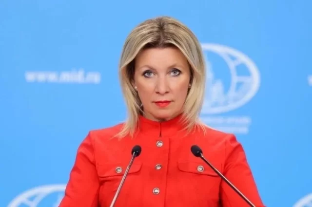 Мария Захарова сообщила, что в зарубежные дипмиссии направлено предложение подготовить эвакуацию посольств из Киева.