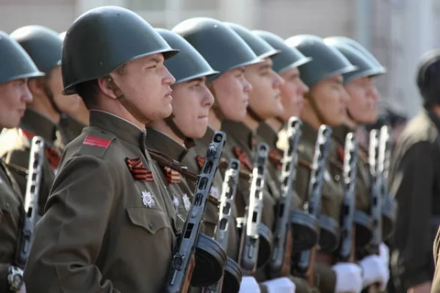 Военной техники в движении не будет — решение принято в целях безопасности