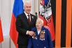 Среди первых памятный нагрудный знак вручили 103-летней Екатерине Ивановне Евдокимовой, ушедшей на фронт добровольно в 18-летнем возрасте. Победу она встретила в Польше. За боевые заслуги награждена орденами Красной Звезды, Отечественной войны II степени, а также медалями «За Отвагу», «За оборону Москвы», «За победу над Германией» и медалью Жукова.