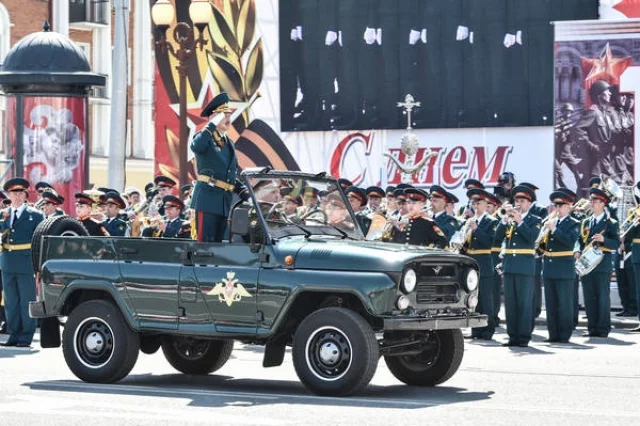 В столице Татарстана к 81-й годовщине Победы готовятся не только парад и «Бессмертный полк», но и… массовые перебои с оплатой по картам и мобильным интернетом.