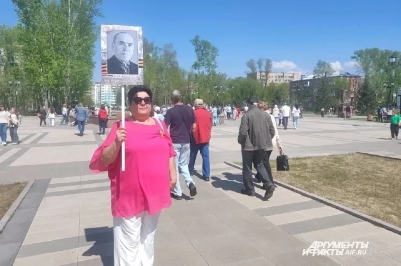 Абакан, столица Хакасии, встретил День Победы без военной техники в целях безопасности, но с полком. 