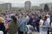 Оживленно было и в других районах города. Несколько тысяч людей пришли на концерт на площадь возле ГорДК.