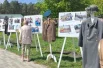 Для гостей праздника подготовили несколько фотозон. На одной из них можно было сфотографироваться в костюме генерала.