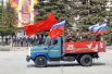 В этот день в центре города звучали песни военных лет.