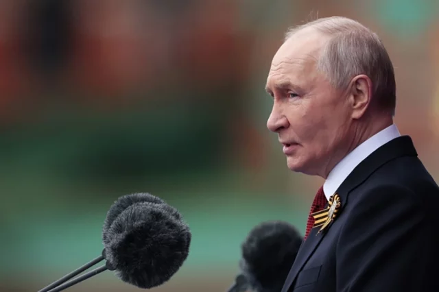 Президент РФ Владимир Путин выступает на Красной площади в Москве на военном параде в честь 81-й годовщины Победы в Великой Отечественной войне.
