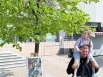 На улице Московской детский вернисаж "Женское лицо Победы"