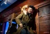 Для выставки создали десятки реалистичных фигур и исторических декораций с эффектом погружения.
