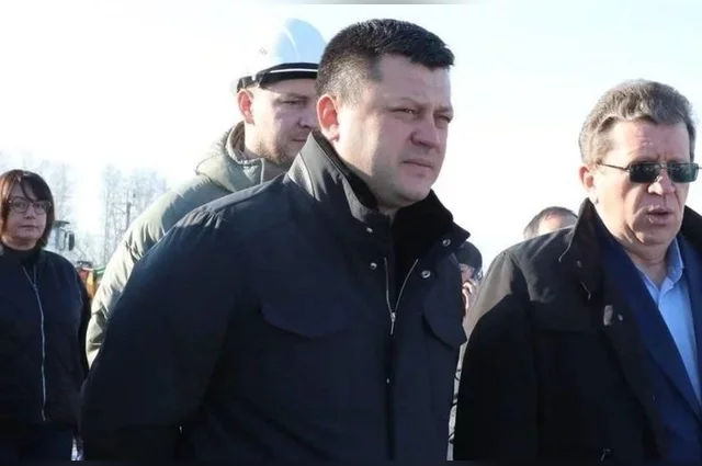 Чиновника, которому всего неделю назад Верховный суд Башкортостана заменил СИЗО на домашний арест, экстренно госпитализировали с подозрением на сердечный приступ. 