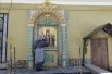 Здесь же разместились прекрасные мозаичные иконы, подлинные шедевры.