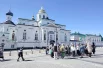 В Николаевский женский монастырь каждый день приезжают группы паломников.