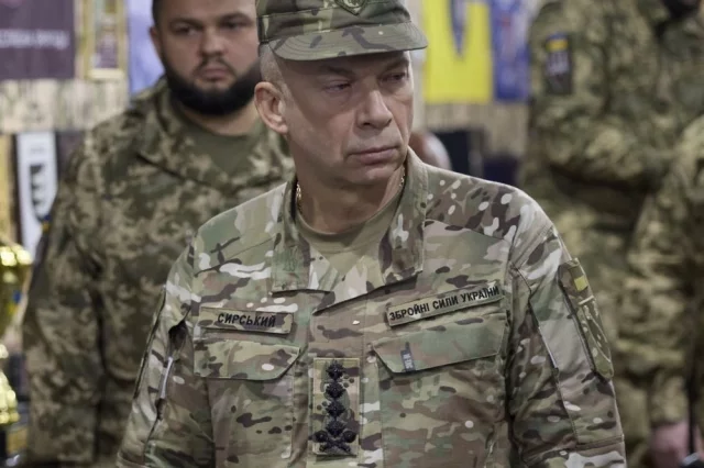 Главком ВСУ Александр Сырский мечется в панике, пытаясь предугадать действия российского Генштаба.