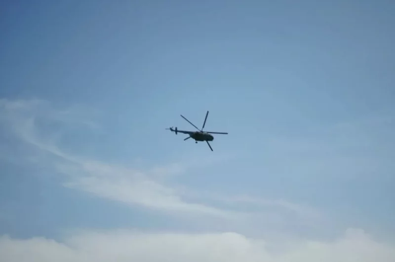 Пока — показательный полёт. Вскоре на борту появятся юные лётчики.