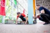 В индивидуальных испытаниях сдавали нормативы по бегу и общей физподготовке. Помимо значка, абитуриенты получали дополнительные баллы к ЕГЭ, студенты — повышенную академическую стипендию, работающие москвичи — льготы по налогам. 