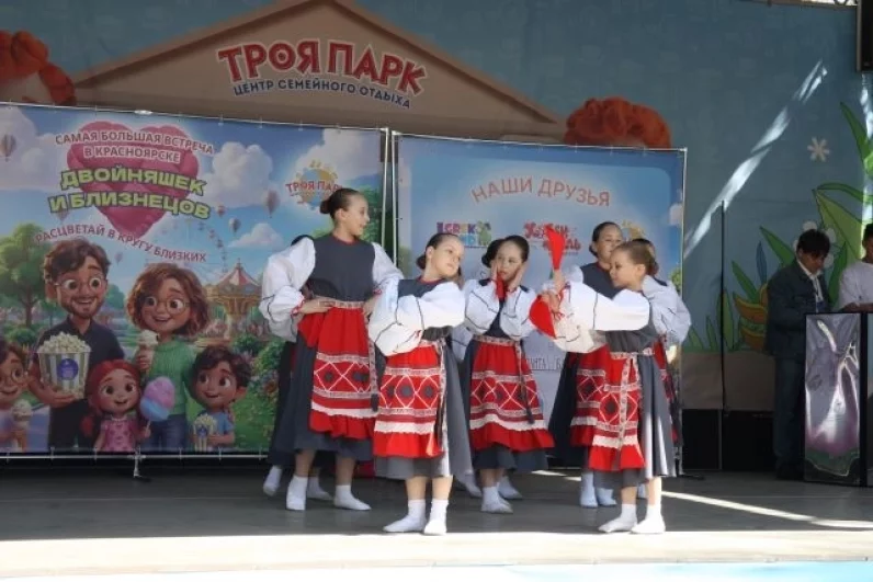 Организаторы подготовили для гостей яркую программу.