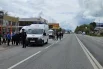 Прибыли несколько машин скорой помощи.