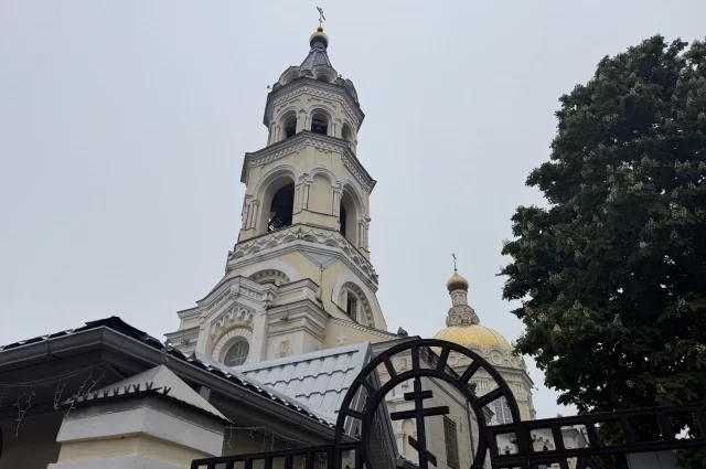 В храмах в этот будут петь тропарь о вознесении Господнем.