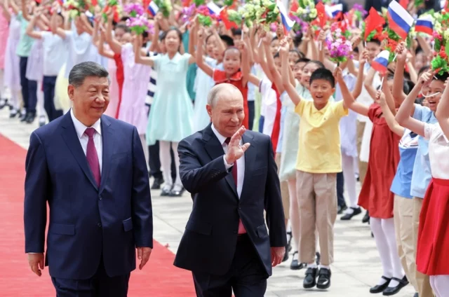 20 мая 2026. Президент РФ Владимир Путин и председатель КНР Си Цзиньпин во время встречи в Пекине.