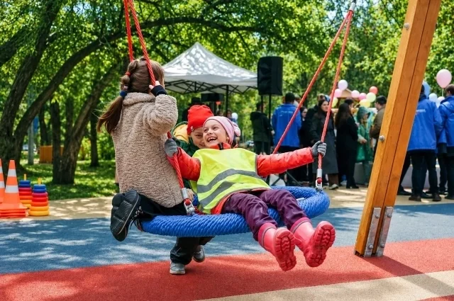 В Петербурге – 619 тыс. семей с детьми, 66 тыс. из них – многодетные.