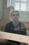 Екатерину Тархову доставили в зал суда.