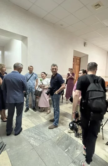 Журналисты в ожидании начала процесса.