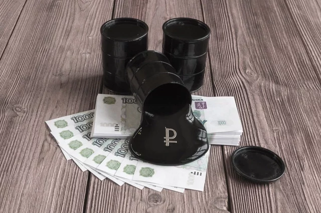 Главным фактором укрепления рубля стал резкий рост нефтяных котировок из-за войны в Иране.