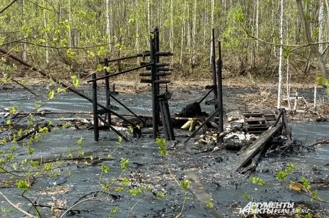 Нефтяные ямы появились ещё в годы войны.