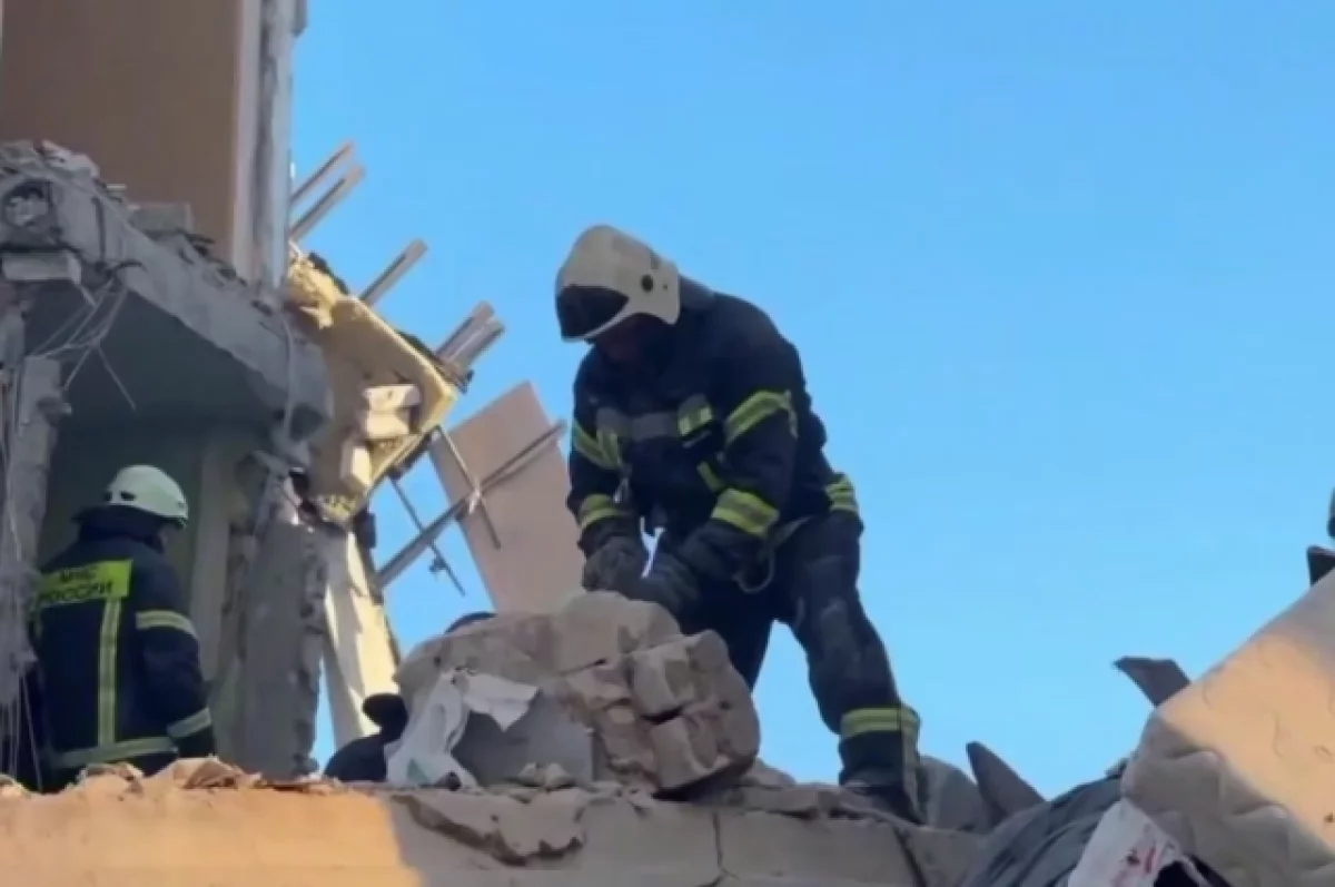 Под завалами общежития в Старобельске могут оставаться 18 детей