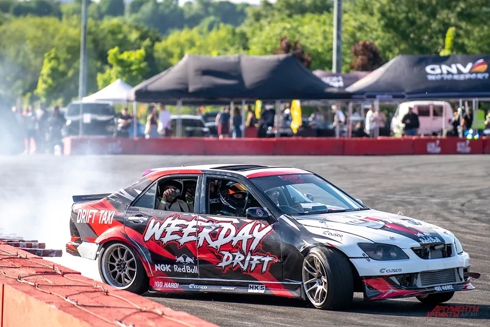 Фото