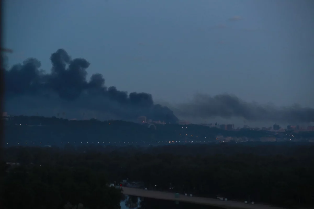 В Киеве после ночных взрывов пожары и разрушения произошли в 40 местах