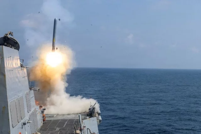 В ночь на вторник, 26 мая, американская армия нанесла удары по пусковым установкам и катерам-минерам на юге Ирана. 