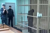 Во время оглашения приговора судом. 