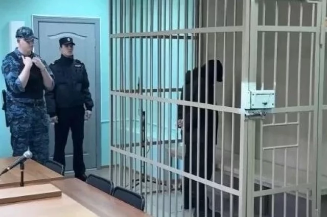 Во время оглашения приговора судом. 