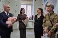 Сергей Маненков принял нового жителя Югры. 